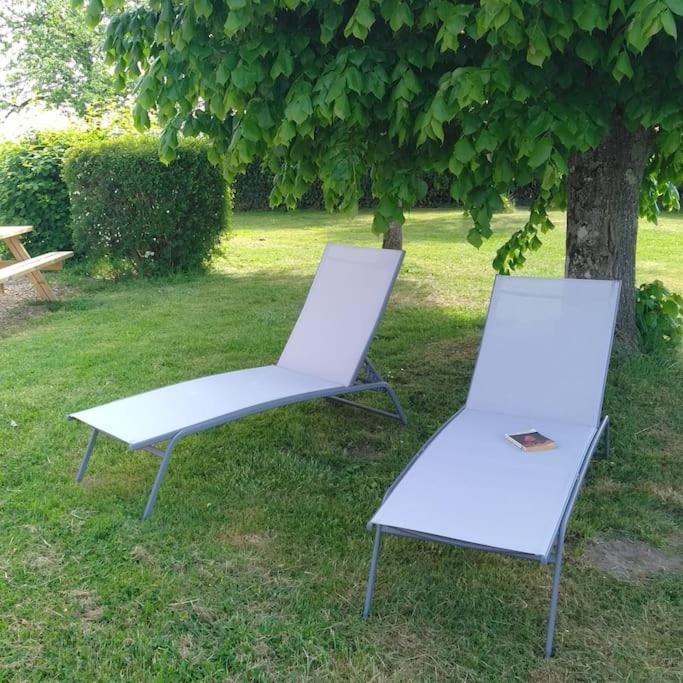 Grande Maison De Plain Pied Avec Jardin Arbore. Champignelles Exterior photo
